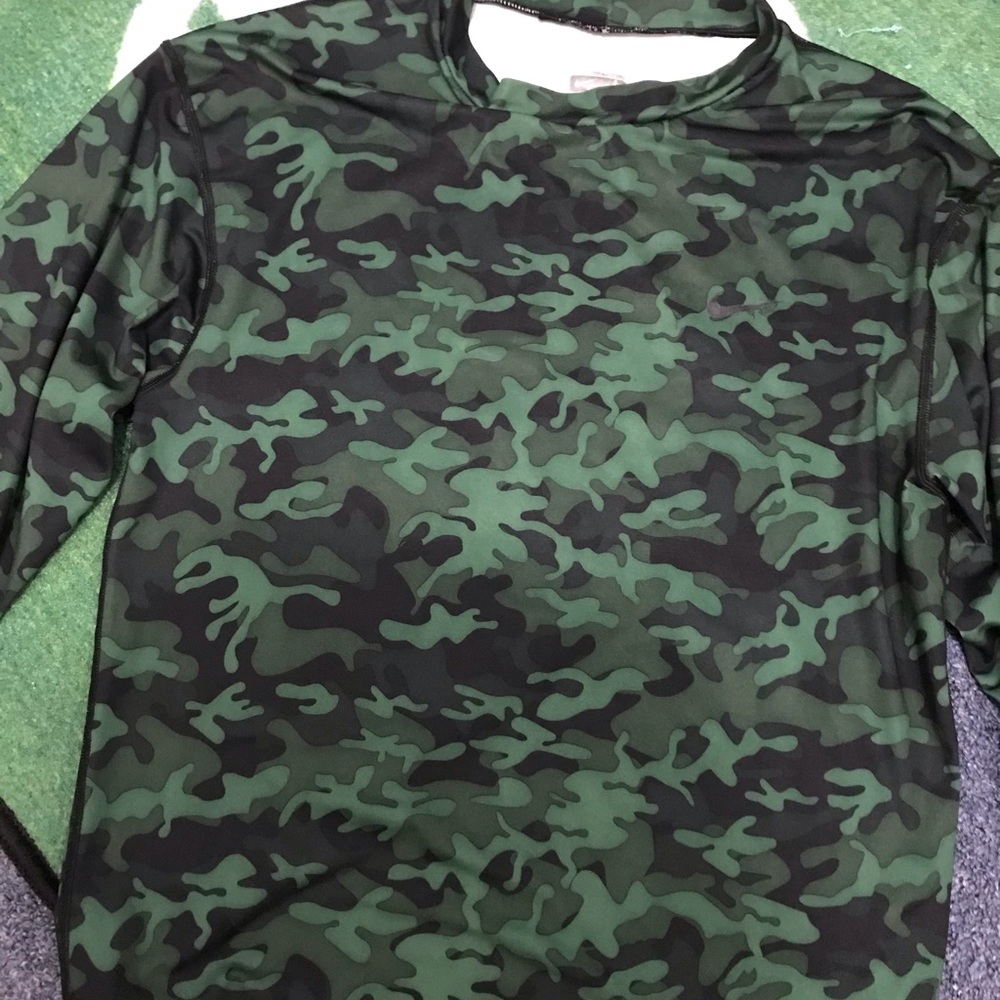 Nike Pro Camo Long Sleeve Compression Shirt Large Mens Fit Dri-Fit Camouflage